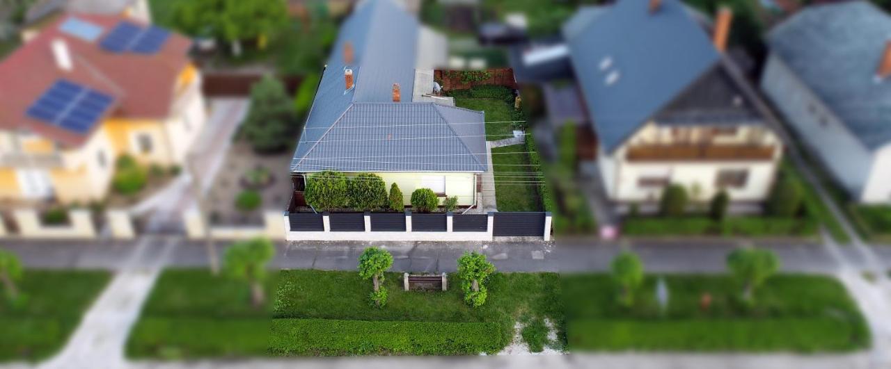 Estike Apartamento Balatonlelle Exterior foto
