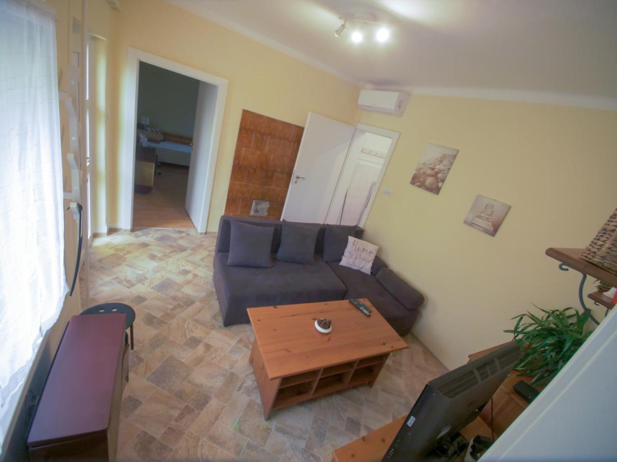 Estike Apartamento Balatonlelle Exterior foto