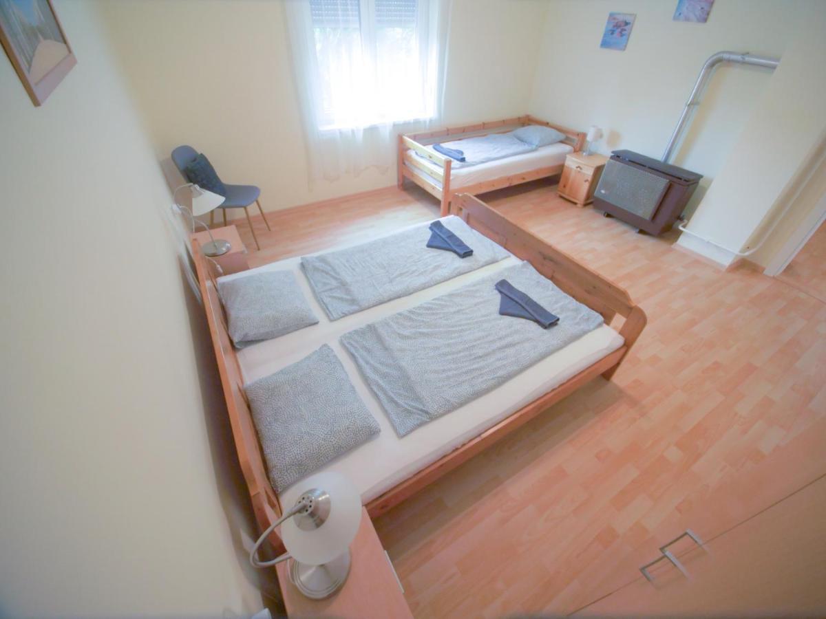 Estike Apartamento Balatonlelle Exterior foto