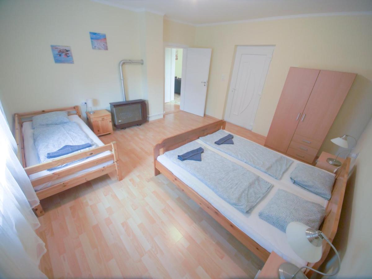 Estike Apartamento Balatonlelle Exterior foto