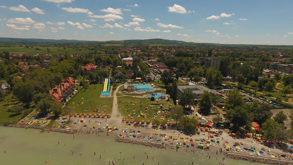 Estike Apartamento Balatonlelle Exterior foto